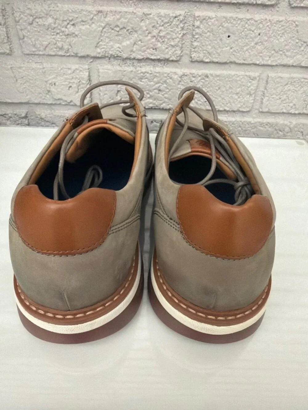 Johnston & Murphy Men's Braydon Plain Toe in Gray Oiled Nubuck Size 8M